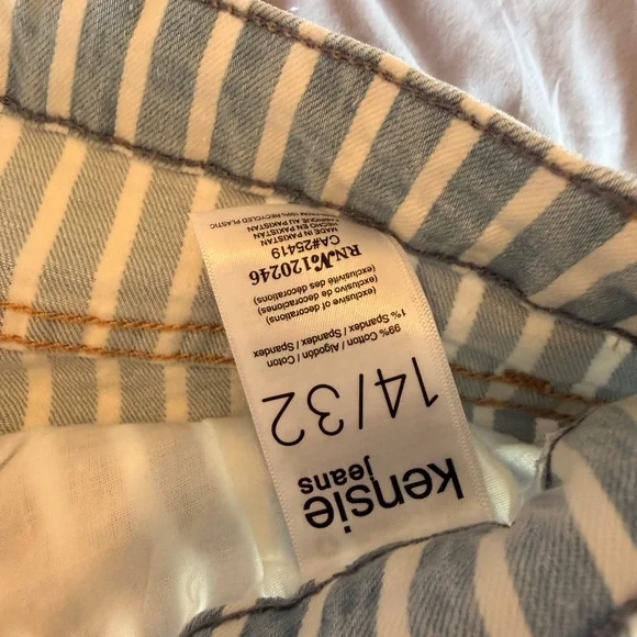 Kensie Light Blue & White Striped Denim Shorts - Picture 4 of 4